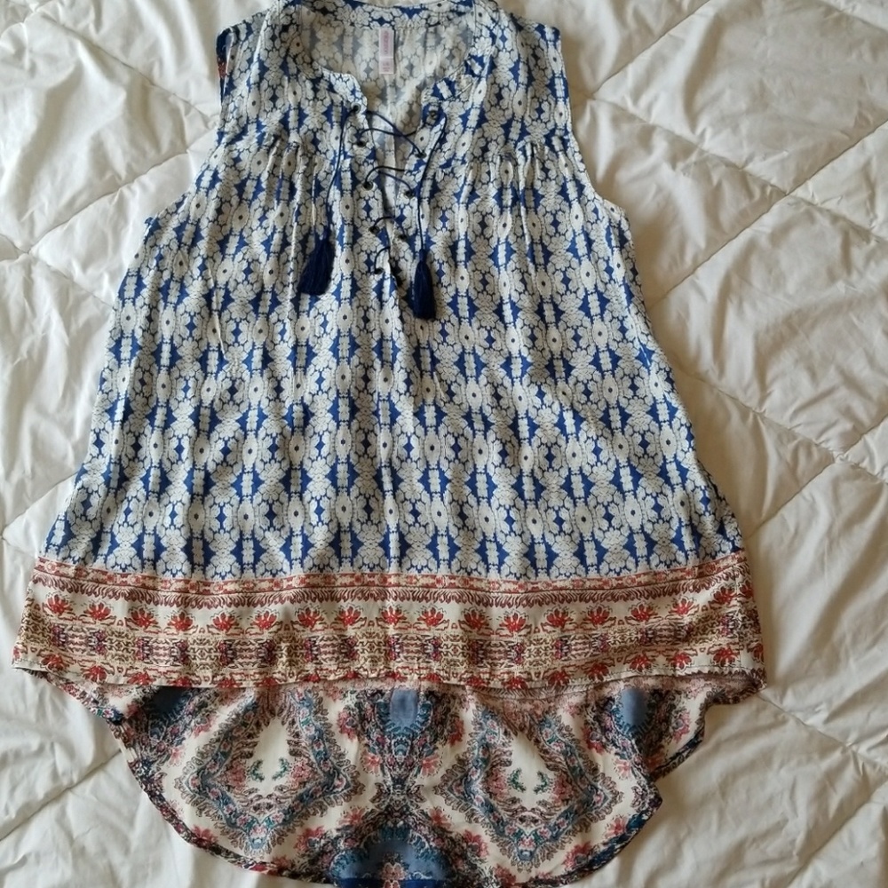 Sleeveless Geometric Top
